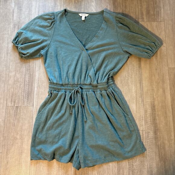 Nine West Women's Surplice Gray Short Sleeve Romper Size Small - Picture 1 of 5